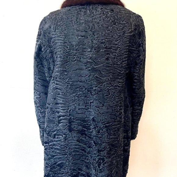 Vintage Fur Coat Curly Lamb with Mink Collar. Broadtail. Ashtrakhan. Swakara. - Picture 2 of 16